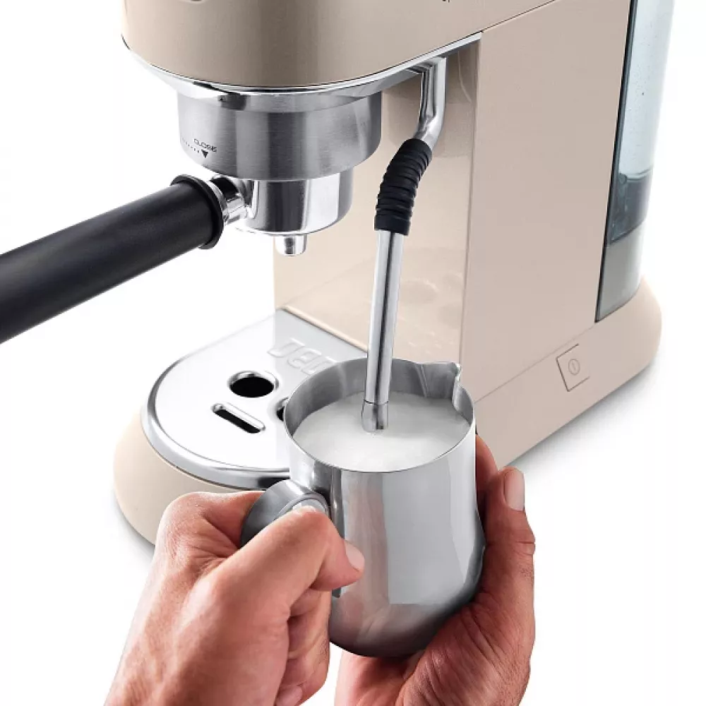 Рожковая кофеварка DeLonghi EC885.BG