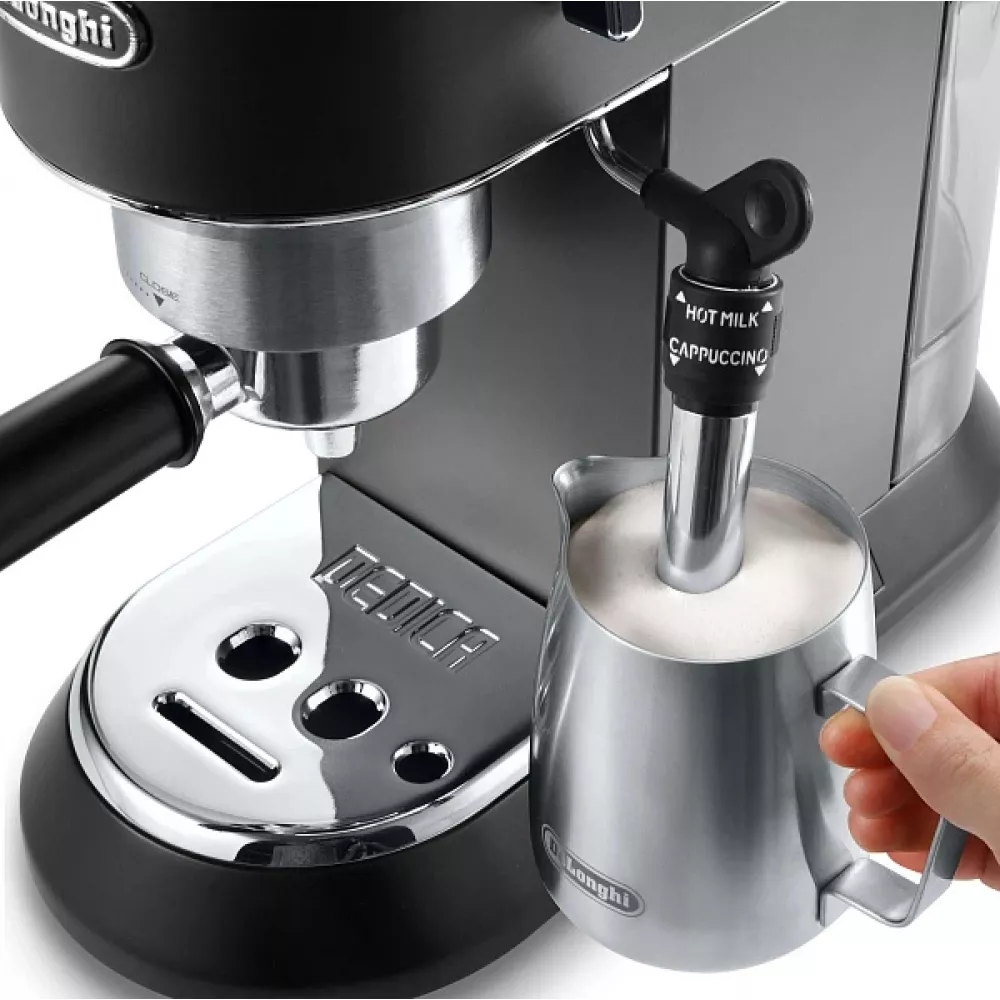 Рожковая кофеварка Delonghi EC685.BK