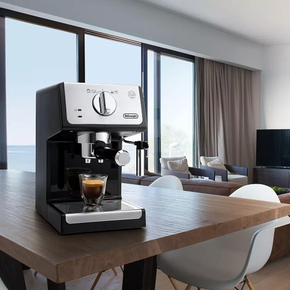 Рожковая кофеварка DeLonghi ECP33.21.BK