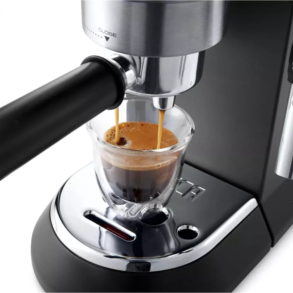 Рожковая кофеварка Delonghi EC685.BK