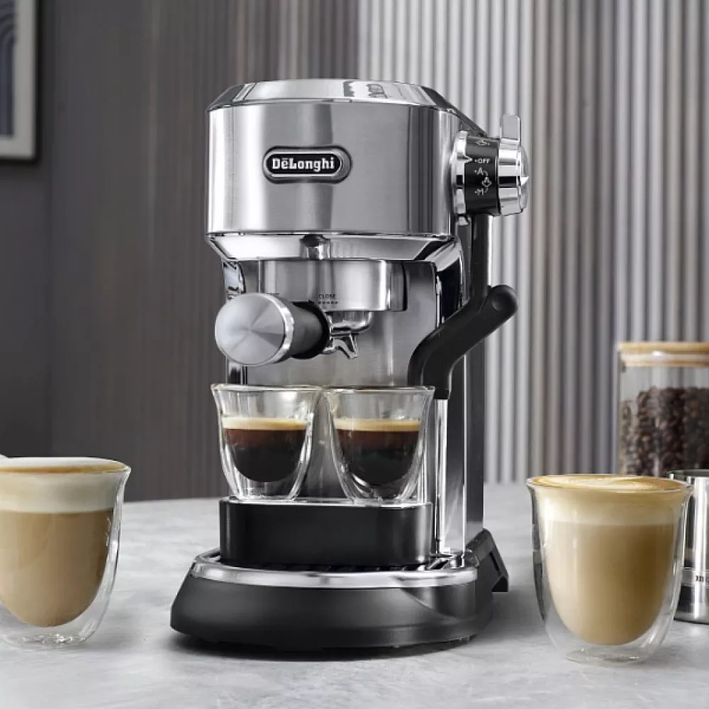 Кофеварка рожковая DeLonghi EC950.M