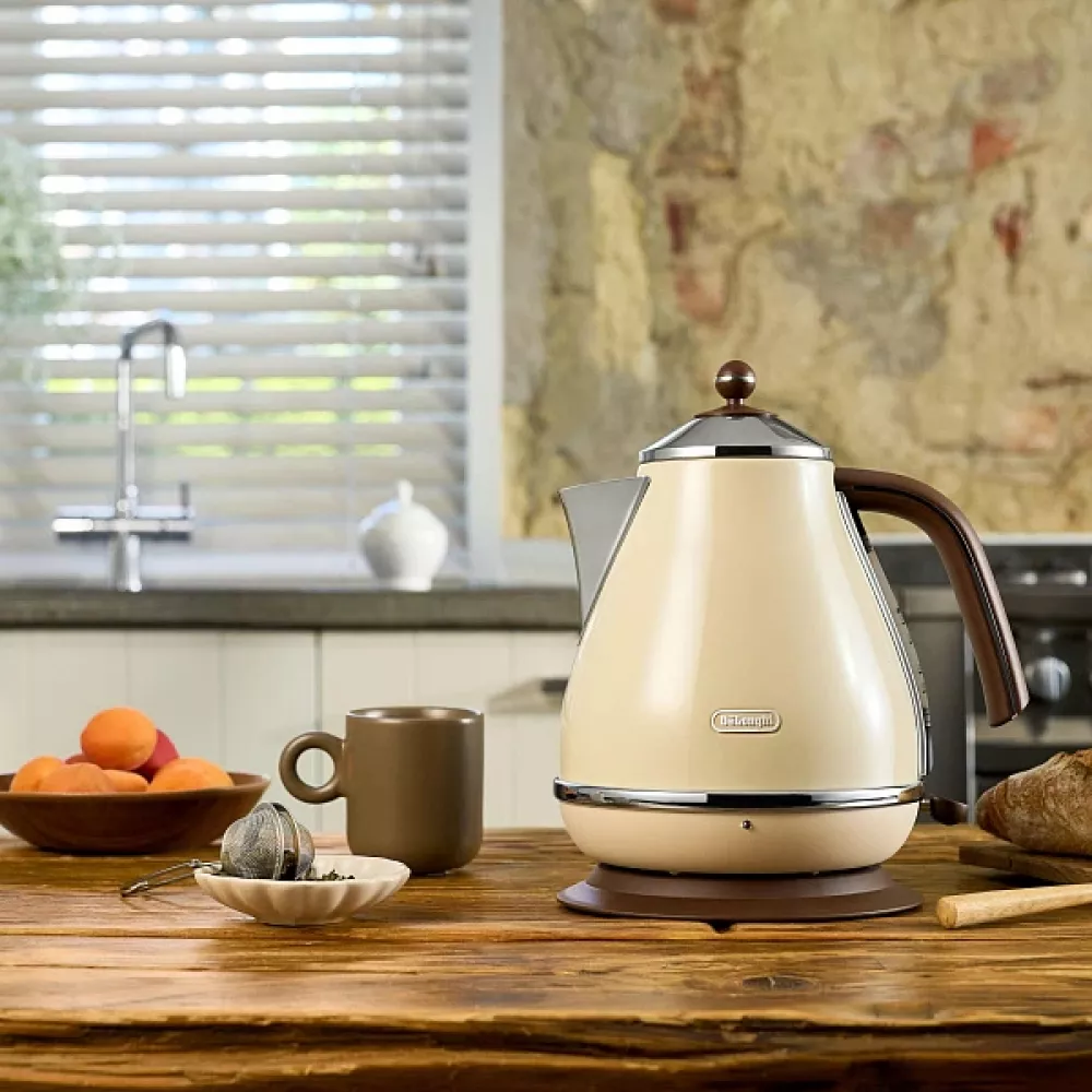 Электрочайник DeLonghi KBOV2001.BG