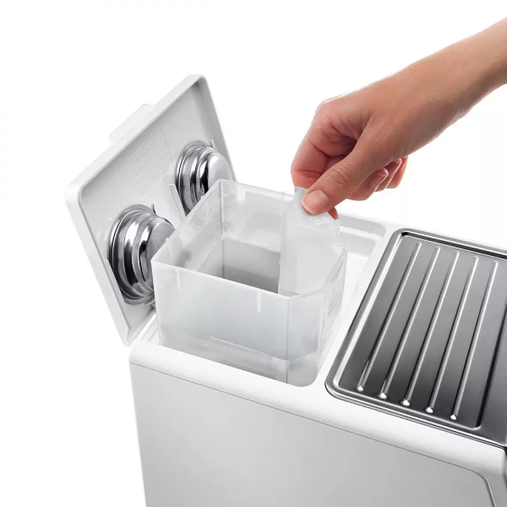 Рожковая кофеварка DeLonghi ECP33.21.W